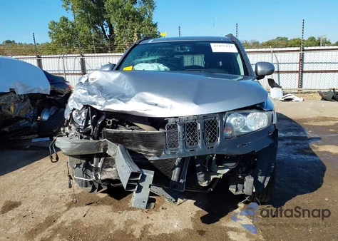 2016 Jeep Compass Latitude из США, поврежденный, VIN 1C4NJDEB4GD663563